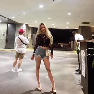 Meet your Posher, Gloria